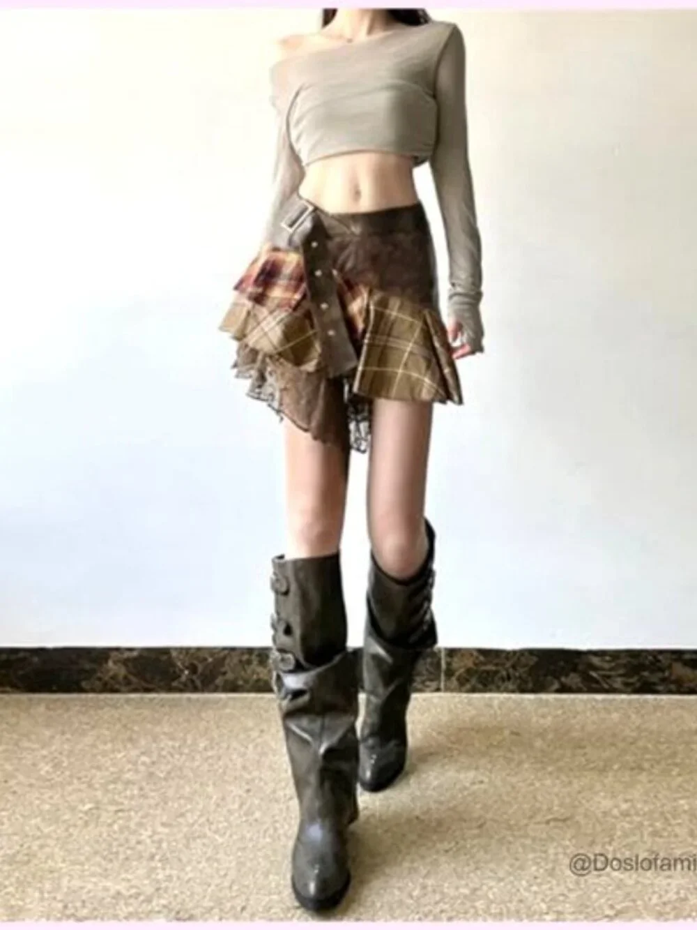 Plaid Mini Skirt Asymmetrical Flare Punk Grunge Vintage Y2K Style - Picture 3 of 7